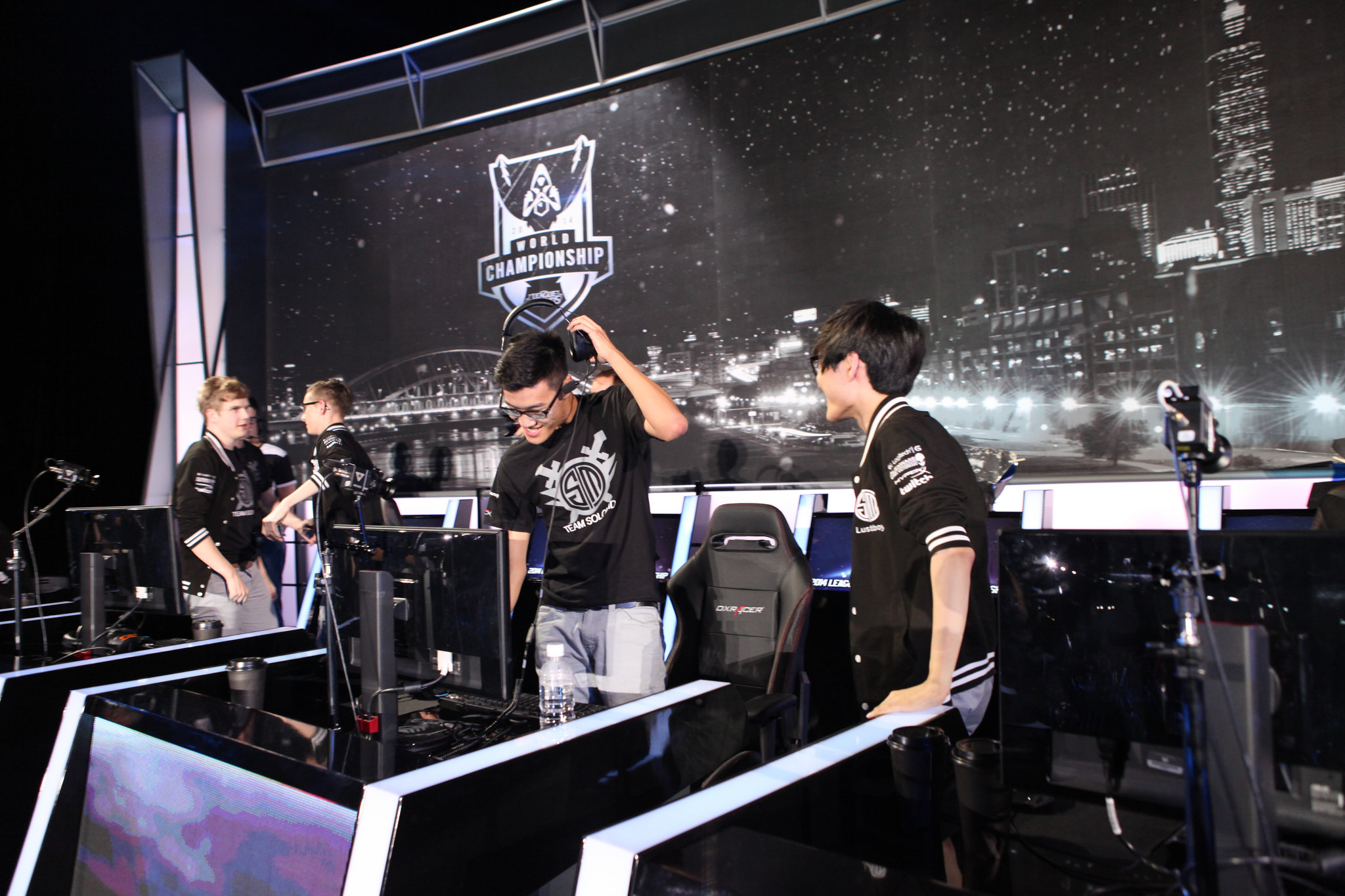 王者榮耀服務(wù)器故障致玩家信譽(yù)分被系統(tǒng)誤判違規(guī)扣除，補(bǔ)償方案爭(zhēng)議引發(fā)玩家集體不滿(mǎn)